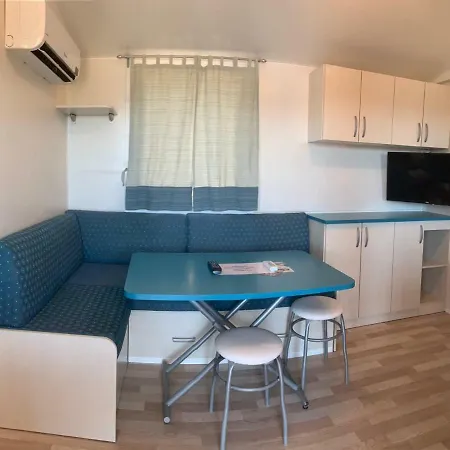 펜션 Mobile Homes Dalmacija Robert