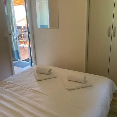 펜션 Mobile Homes Dalmacija Robert